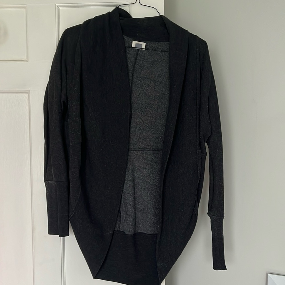Old navy cocoon sweater. Grey